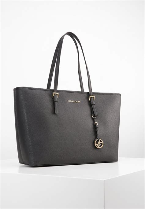 sac michael kors noir et blanc jet set|Michael Kors jet set bag.